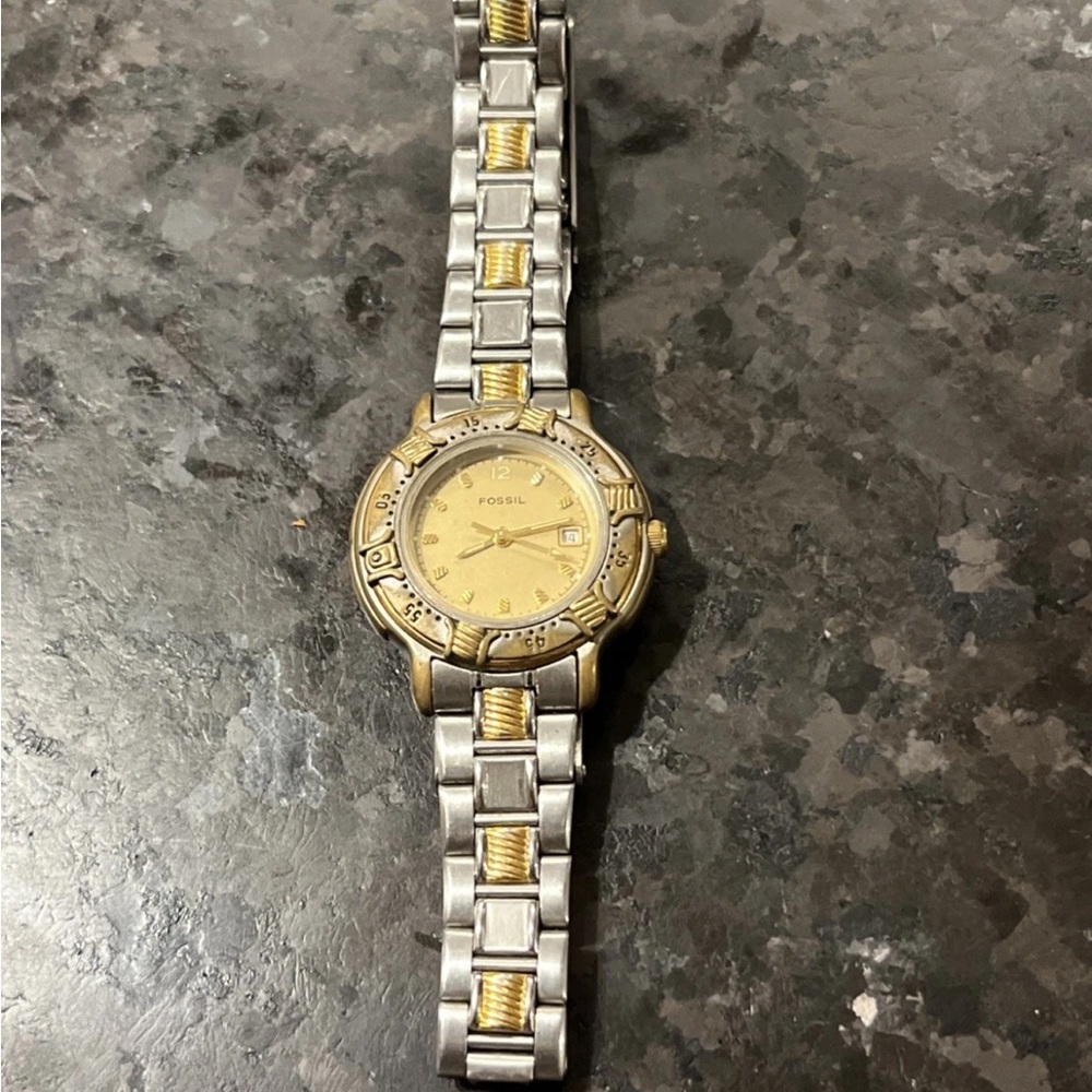 Fossil vintage women’s two tone watch AM1991 water resistant